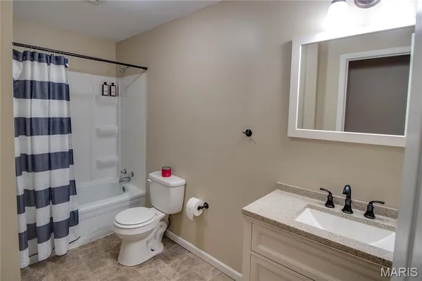 $159,900 | 155 Roberts Street, Jerseyville, IL 62052