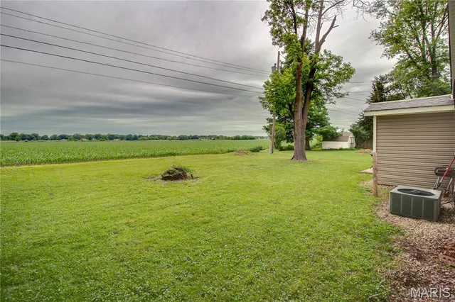 $159,900 | 155 Roberts Street, Jerseyville, IL 62052