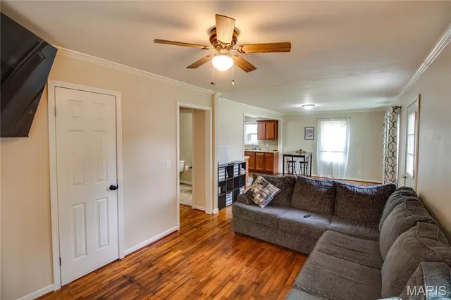 $159,900 | 155 Roberts Street, Jerseyville, IL 62052