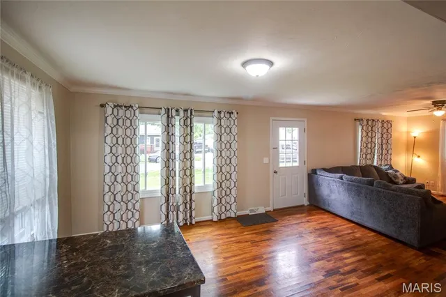 $159,900 | 155 Roberts Street, Jerseyville, IL 62052