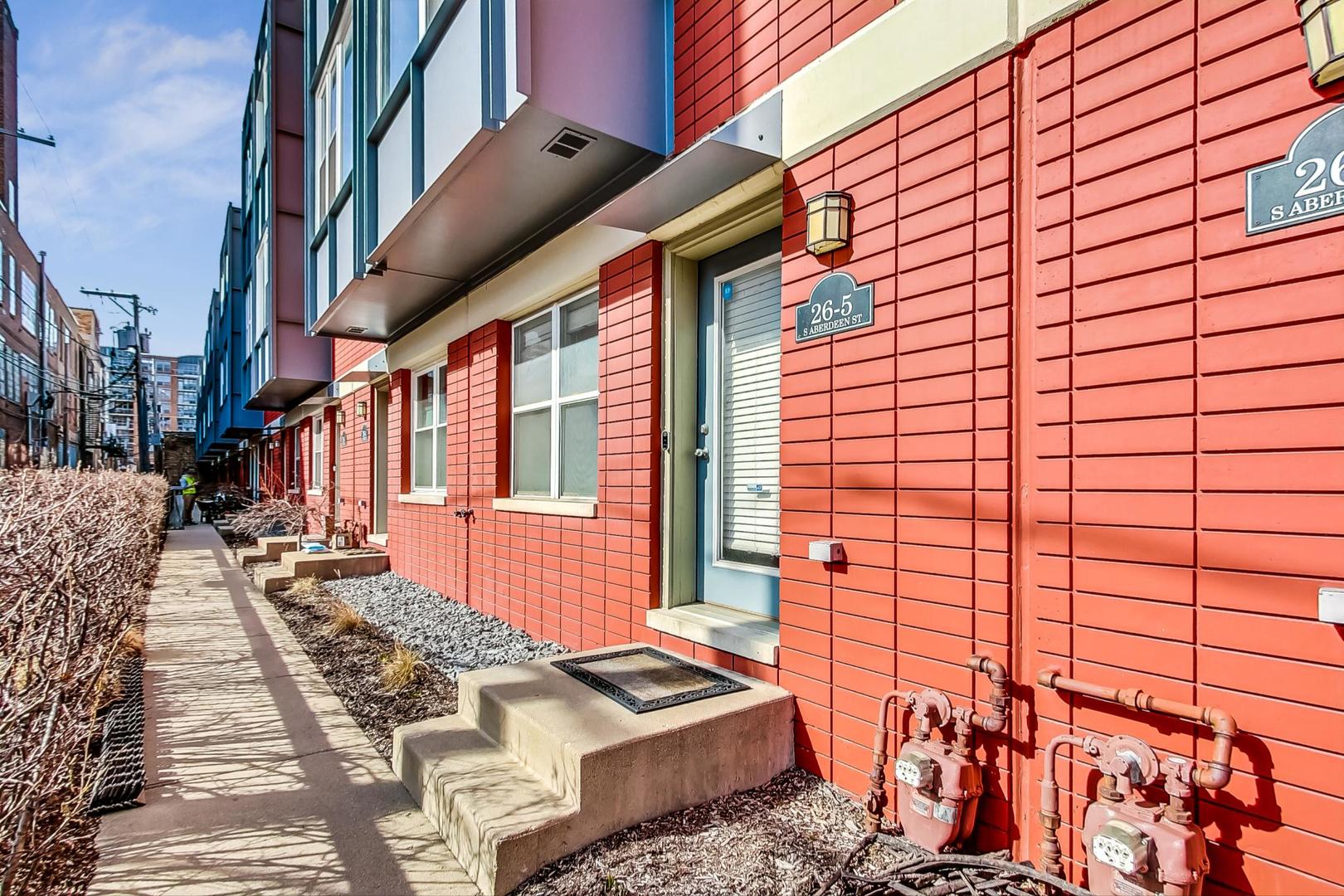 26 South Aberdeen Street, Unit 5 Chicago, IL 60607 - Photo 2 of 37 Gallery Image 2