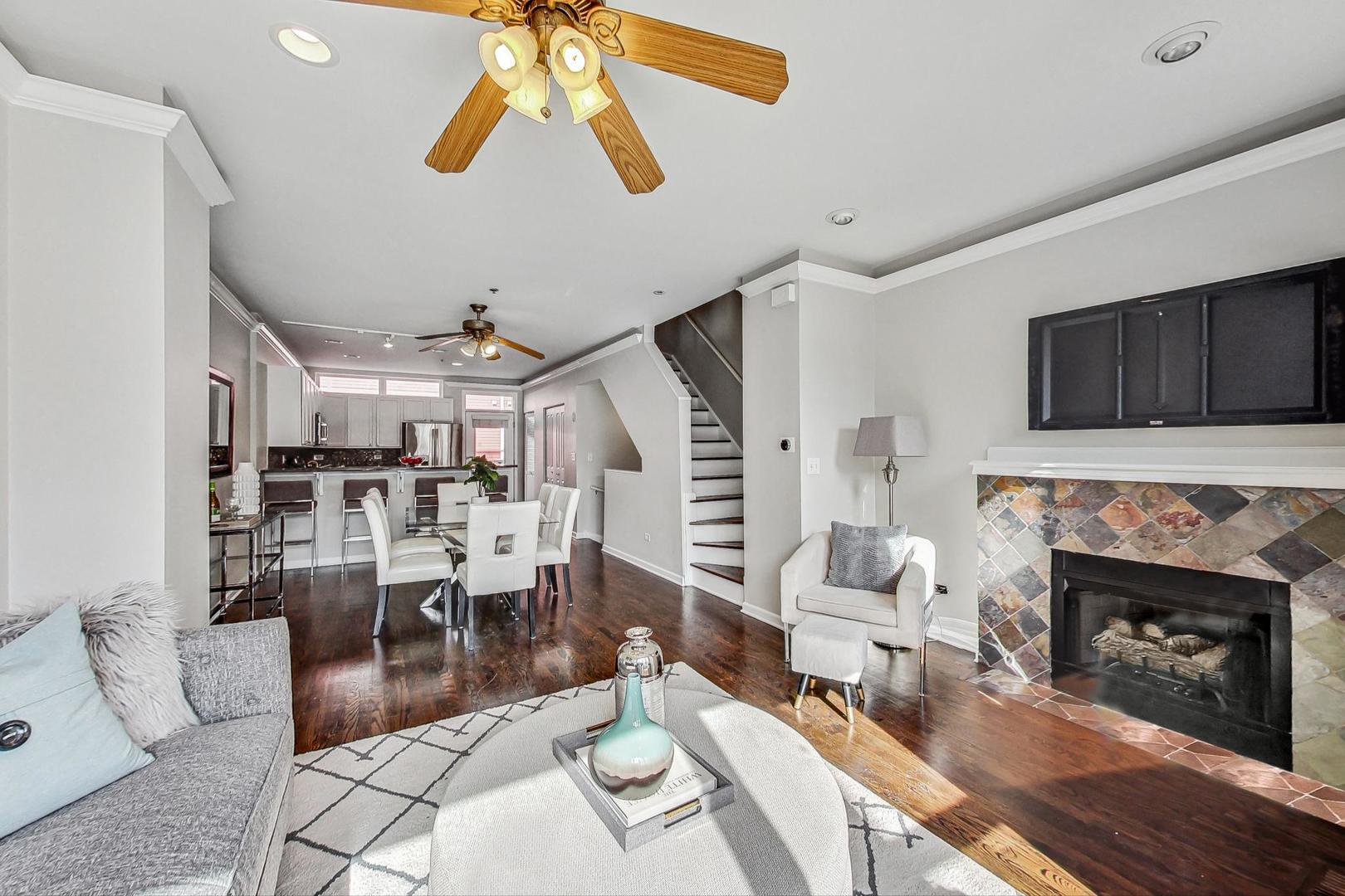 26 South Aberdeen Street, Unit 5 Chicago, IL 60607 - Photo 3 of 37 Gallery Image 3