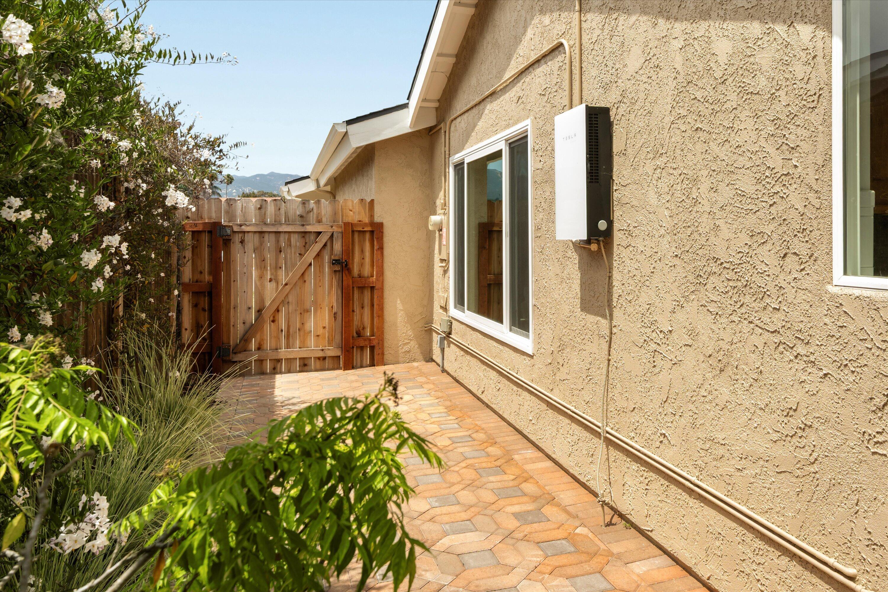 7321 Freeman Place Goleta, CA 93117 - Photo 25 of 32 Tesla Solar