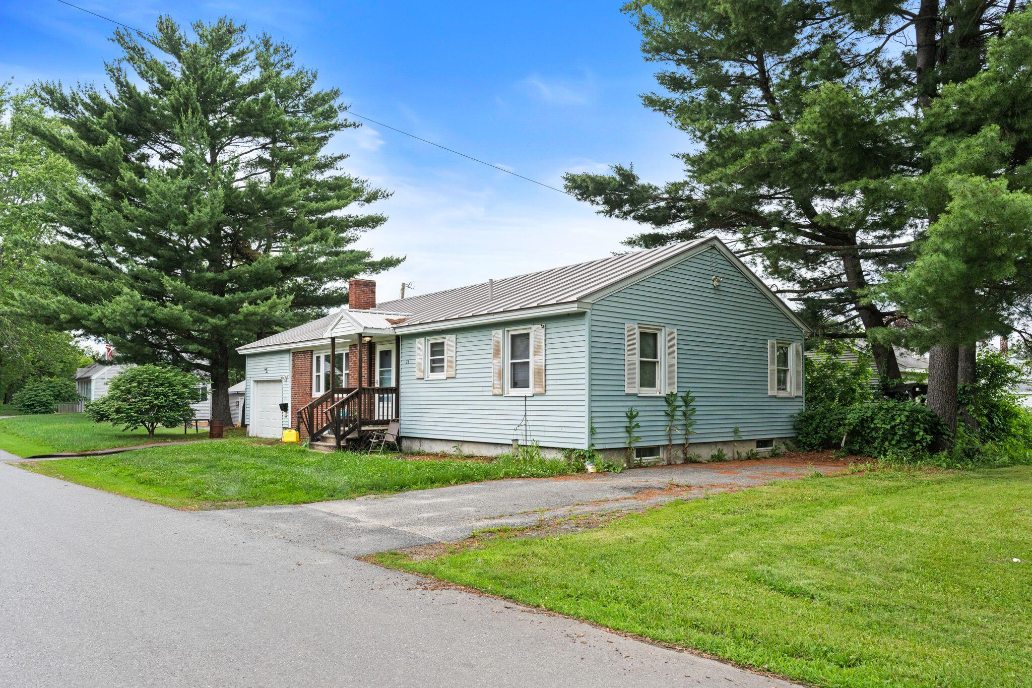 24 Cottage Street Fairfield, ME 04937 - Photo 2 of 29 IMG_8205