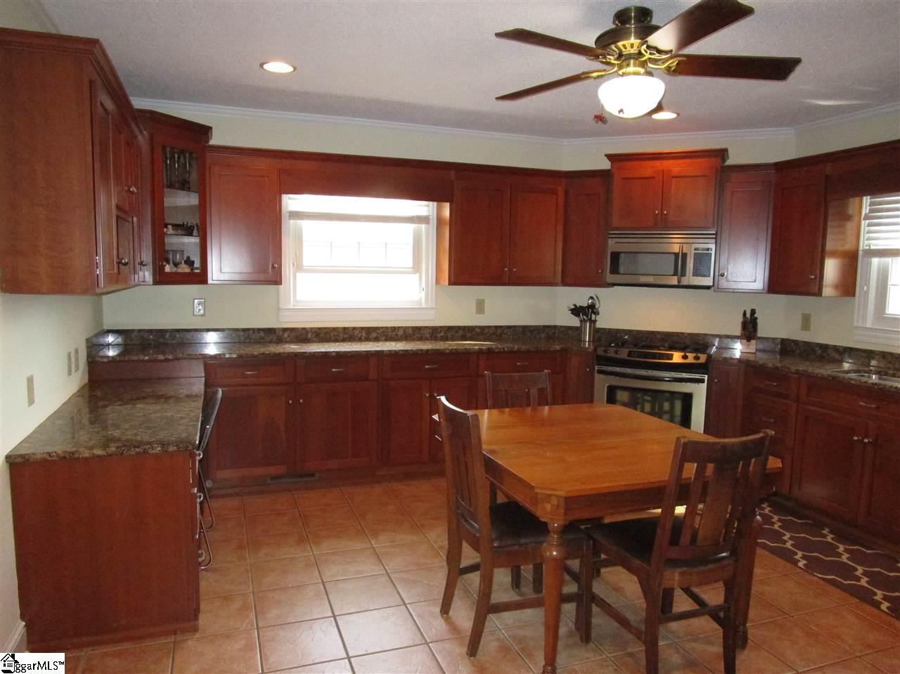 543 Murdock Road Due West, SC 29639 - Photo 2 of 35 Gallery Image 2
