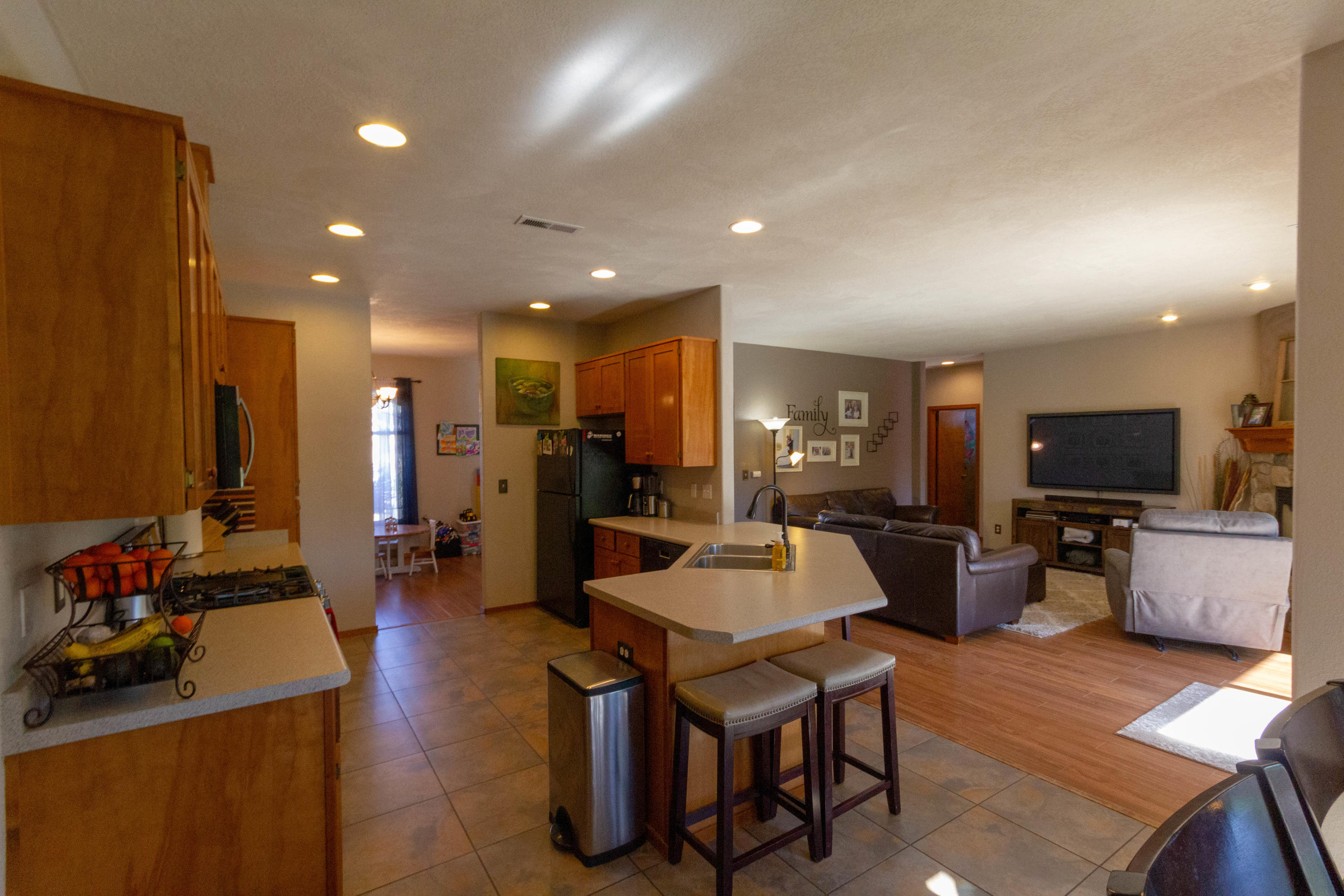 313 Donna Way Central Point, OR 97502 - Photo 5 of 32 313 Donna Way -32