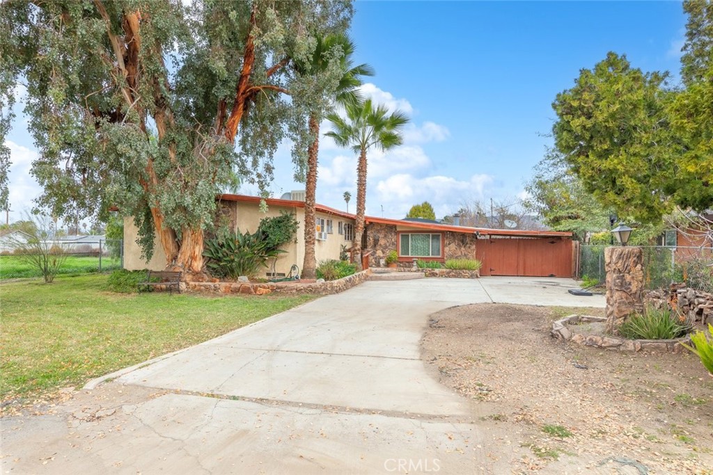 40640 Pixie Lane Hemet, CA 92544 - Photo 6 of 34