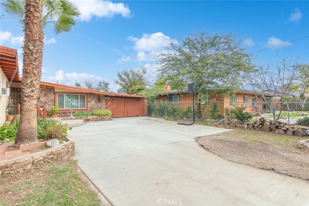 40640 Pixie Lane Hemet, CA 92544 - Photo 7 of 34