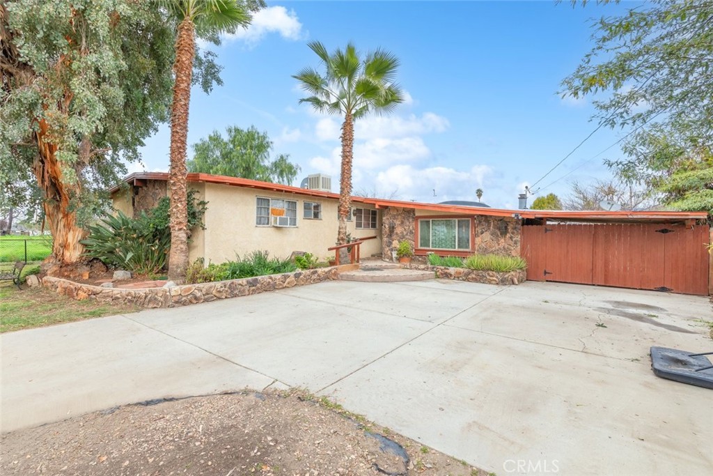 40640 Pixie Lane Hemet, CA 92544 - Photo 9 of 34