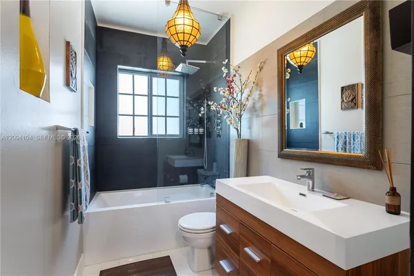 $10,000 | 840 Lenox Avenue, Unit 2, Miami Beach, FL 33139