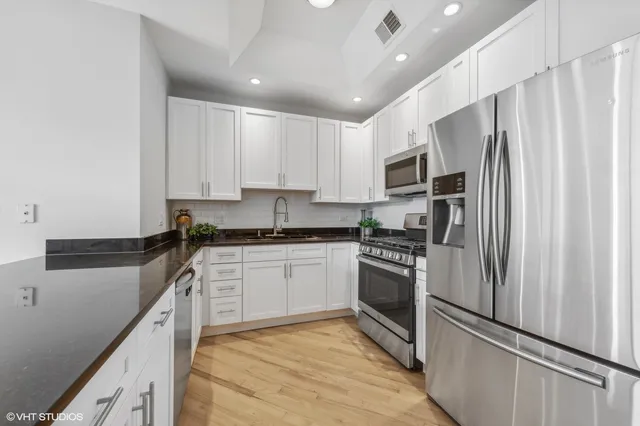 $3,750 | 820 West Hubbard Street, Unit 4, Chicago, IL 60642