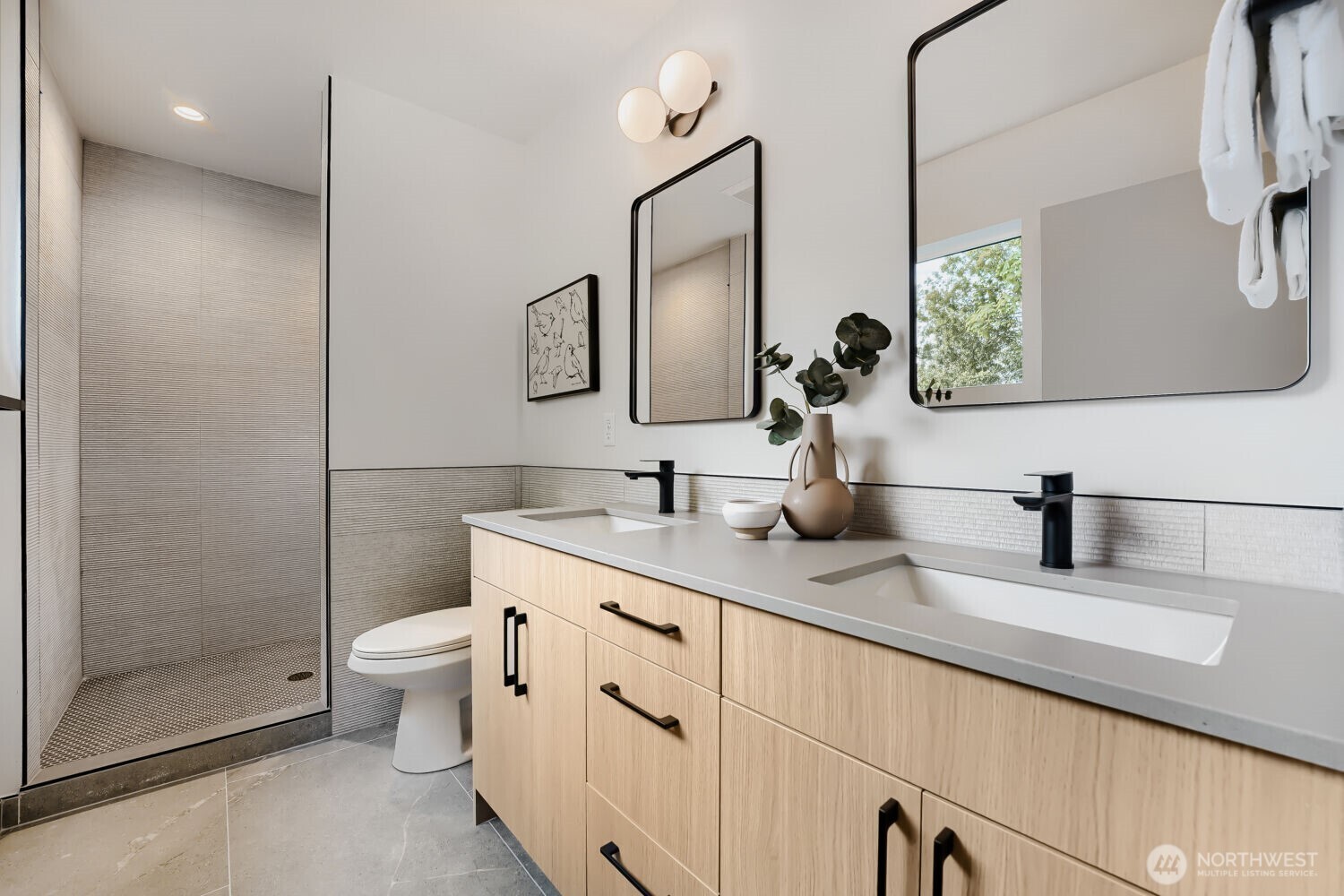 2626 58th Avenue Southwest, Unit B Seattle, WA 98116 - Photo 15 of 40
