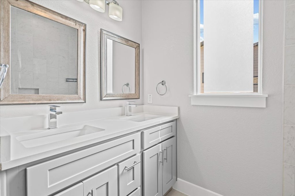706 Short Kemp Street, Unit 2 Austin, TX 78741 - Photo 20 of 36