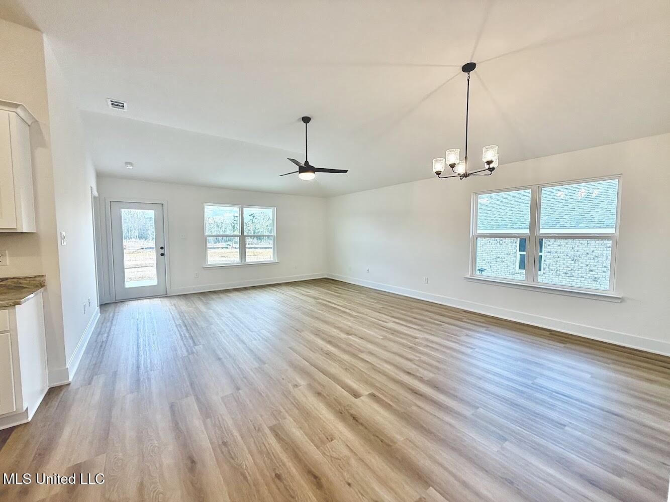 14930 Fritz Circle Gulfport, MS 39503 - Photo 11 of 27 HM 124 Great room