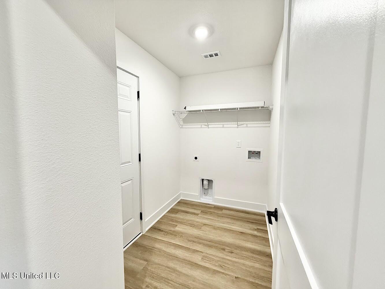 14930 Fritz Circle Gulfport, MS 39503 - Photo 14 of 27 HM 124 laundry room