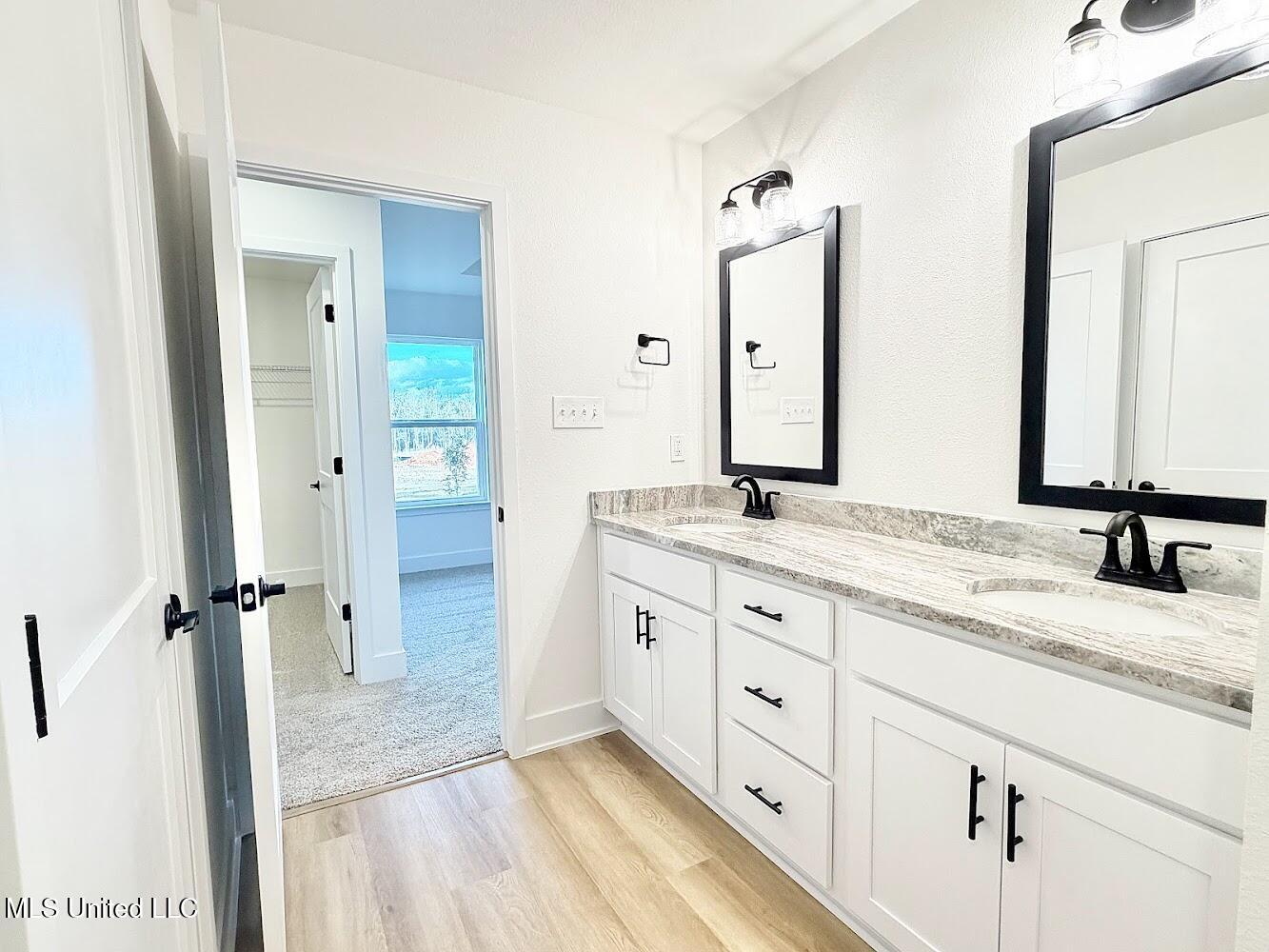 14930 Fritz Circle Gulfport, MS 39503 - Photo 17 of 27 HM 124 Primary bath