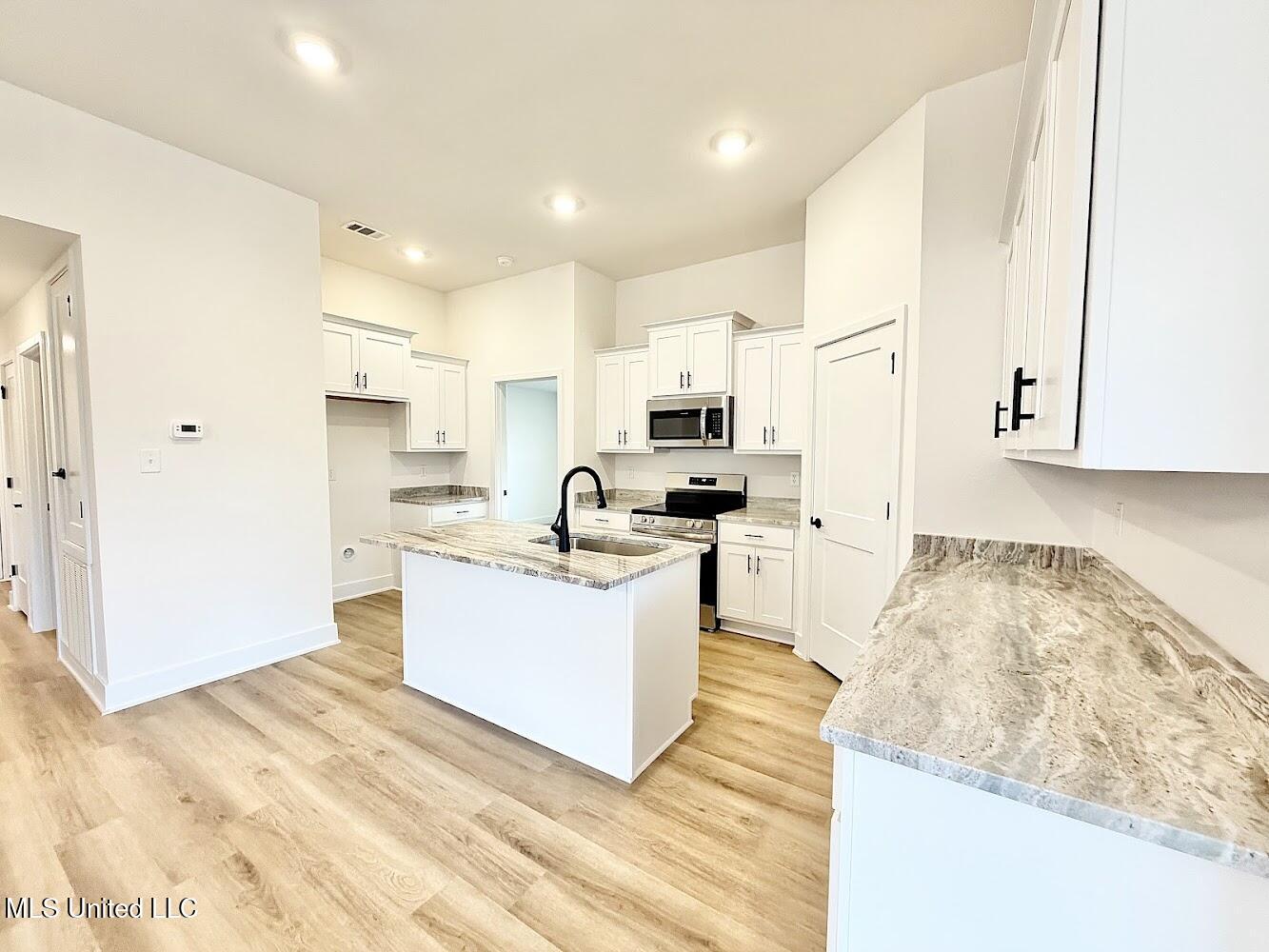 14930 Fritz Circle Gulfport, MS 39503 - Photo 3 of 27 HM 124 kitchen 2