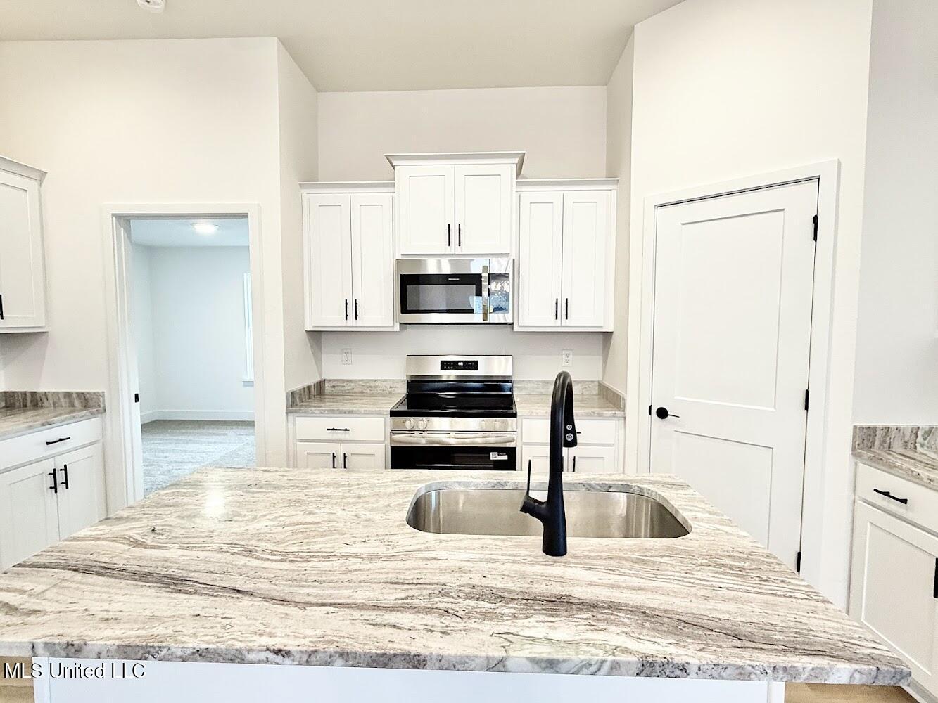 14930 Fritz Circle Gulfport, MS 39503 - Photo 5 of 27 HM 124 kitchen 5