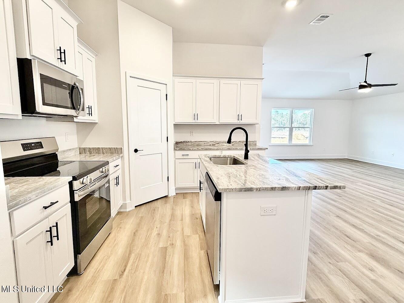 14930 Fritz Circle Gulfport, MS 39503 - Photo 7 of 27 HM 124 kitchen 8