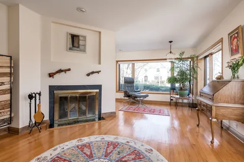 $1,200,000 | 1047 Fair Oaks Avenue, Oak Park, IL 60302