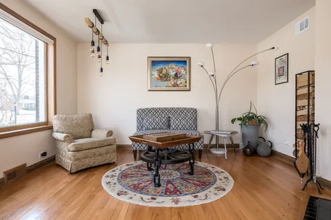 $1,200,000 | 1047 Fair Oaks Avenue, Oak Park, IL 60302