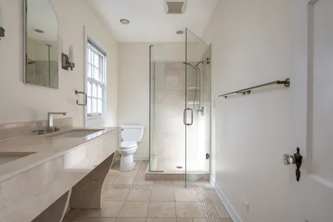 $1,200,000 | 1047 Fair Oaks Avenue, Oak Park, IL 60302