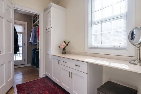 $1,200,000 | 1047 Fair Oaks Avenue, Oak Park, IL 60302