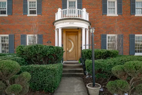 $1,200,000 | 1047 Fair Oaks Avenue, Oak Park, IL 60302