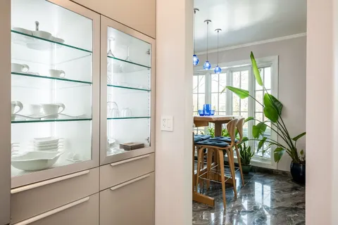 $1,200,000 | 1047 Fair Oaks Avenue, Oak Park, IL 60302