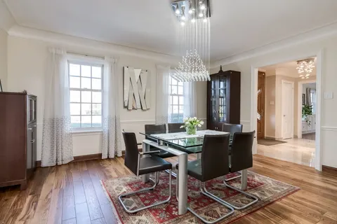 $1,200,000 | 1047 Fair Oaks Avenue, Oak Park, IL 60302