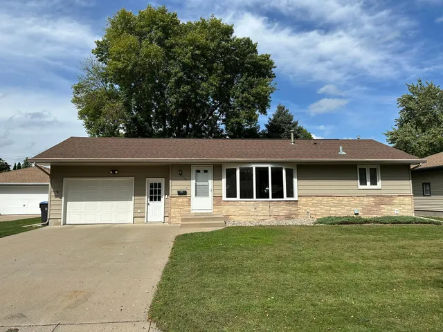 $265,000 | 116 North Manitou Drive, Mankato, MN 56001