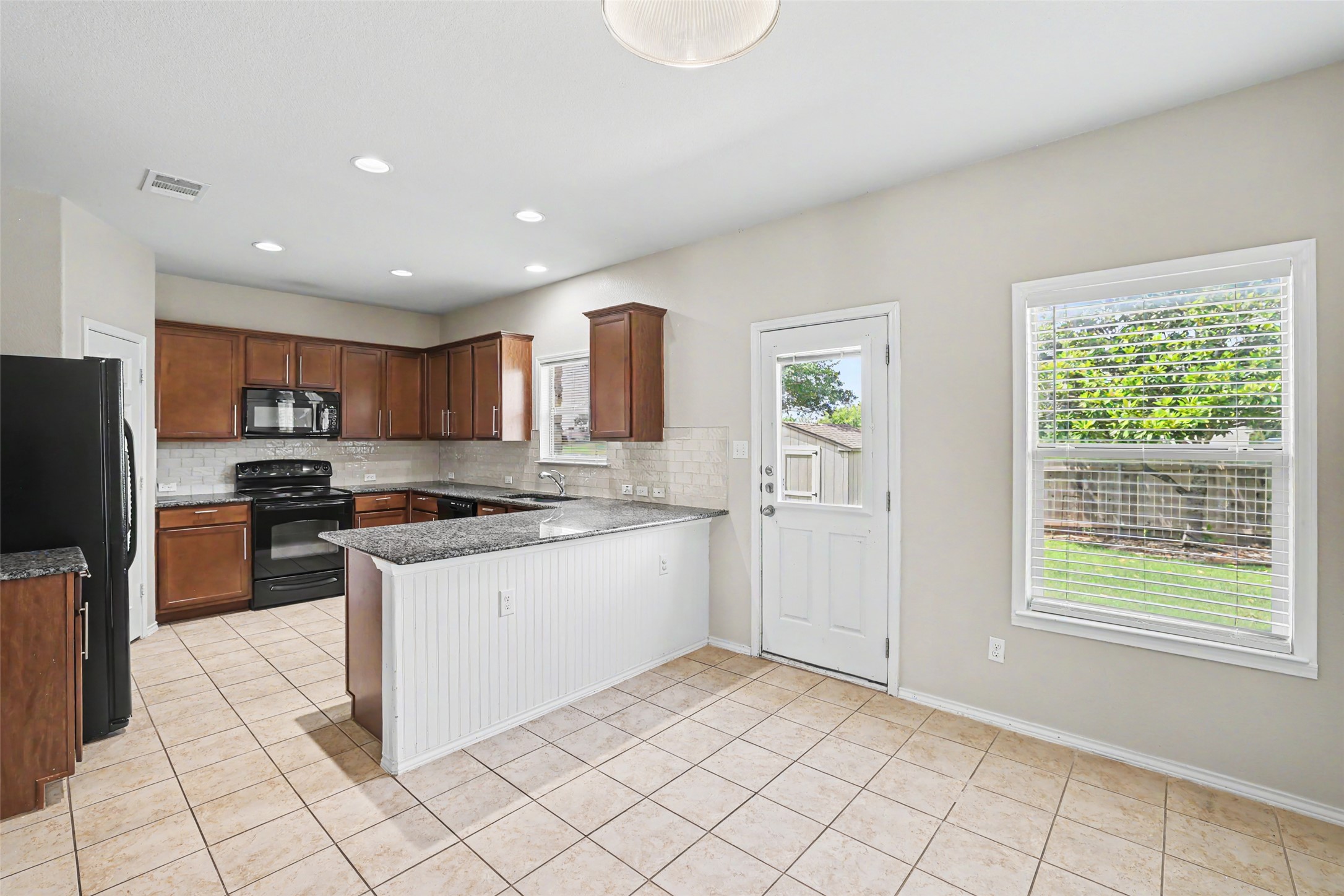 400 Falcon Lane Leander, TX 78641 - Photo 8 of 35