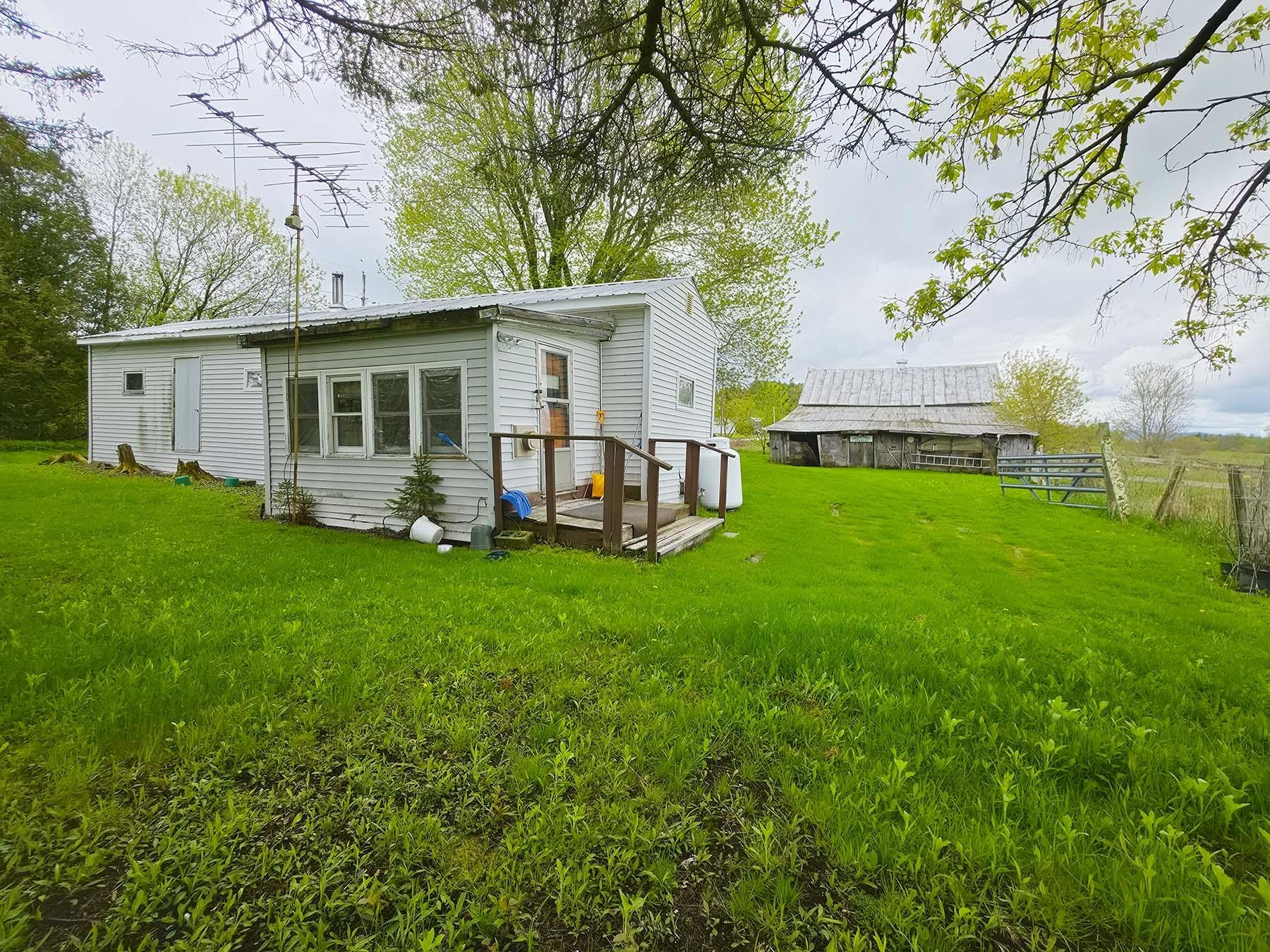 222 Central Street Sheldon, VT 05483 - Photo 19 of 24
