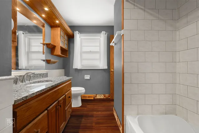 $429,000 | 138 North Elmwood Avenue, Wood Dale, IL 60191