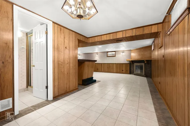 $429,000 | 138 North Elmwood Avenue, Wood Dale, IL 60191