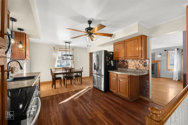 $429,000 | 138 North Elmwood Avenue, Wood Dale, IL 60191