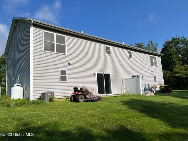 $1,950 | 202 North Nassau Road, Unit 1, Averill Park, NY 12018