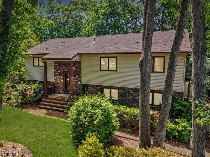 68 Yellow Brick Road Wayne, NJ 07470 - Photo 2 of 27