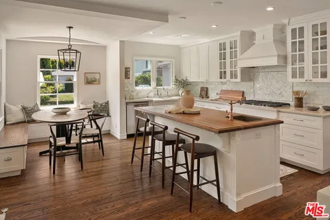 $2,399,000 | 11829 Pacific Avenue, Los Angeles, CA 90066