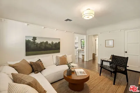 $2,399,000 | 11829 Pacific Avenue, Los Angeles, CA 90066