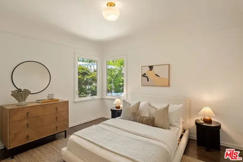 $2,399,000 | 11829 Pacific Avenue, Los Angeles, CA 90066