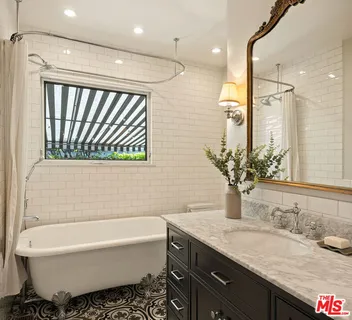 $2,399,000 | 11829 Pacific Avenue, Los Angeles, CA 90066