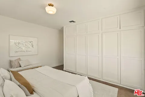 $2,399,000 | 11829 Pacific Avenue, Los Angeles, CA 90066