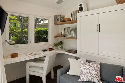 $2,399,000 | 11829 Pacific Avenue, Los Angeles, CA 90066