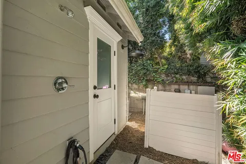 $2,399,000 | 11829 Pacific Avenue, Los Angeles, CA 90066