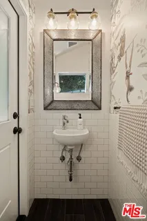 $2,399,000 | 11829 Pacific Avenue, Los Angeles, CA 90066