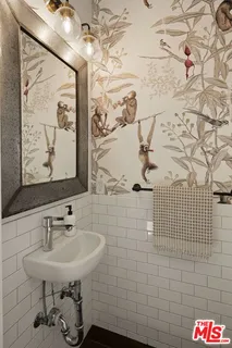 $2,399,000 | 11829 Pacific Avenue, Los Angeles, CA 90066