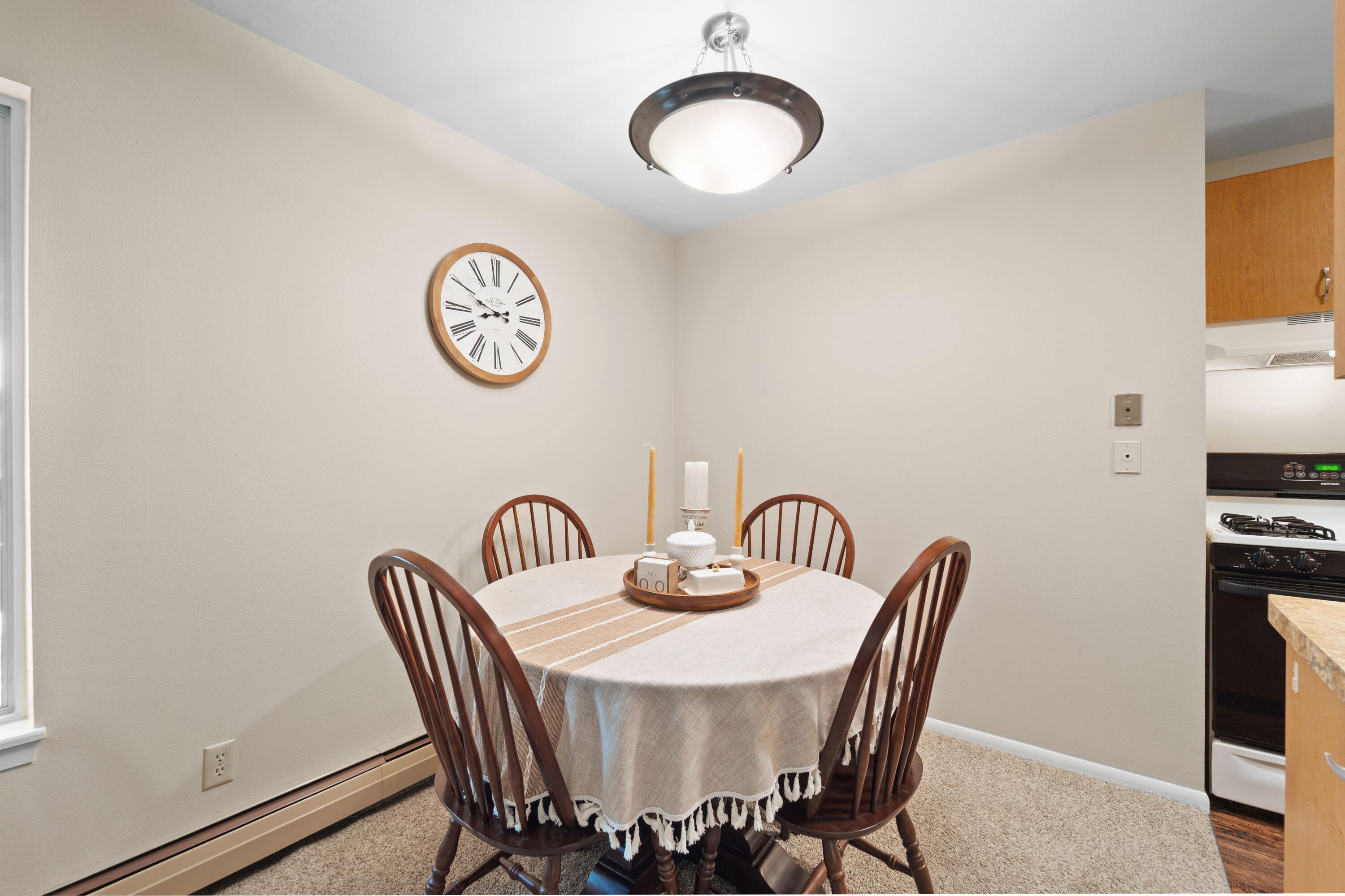 11936 West Mill Road Milwaukee, WI 53225 - Photo 6 of 21 Dining Area