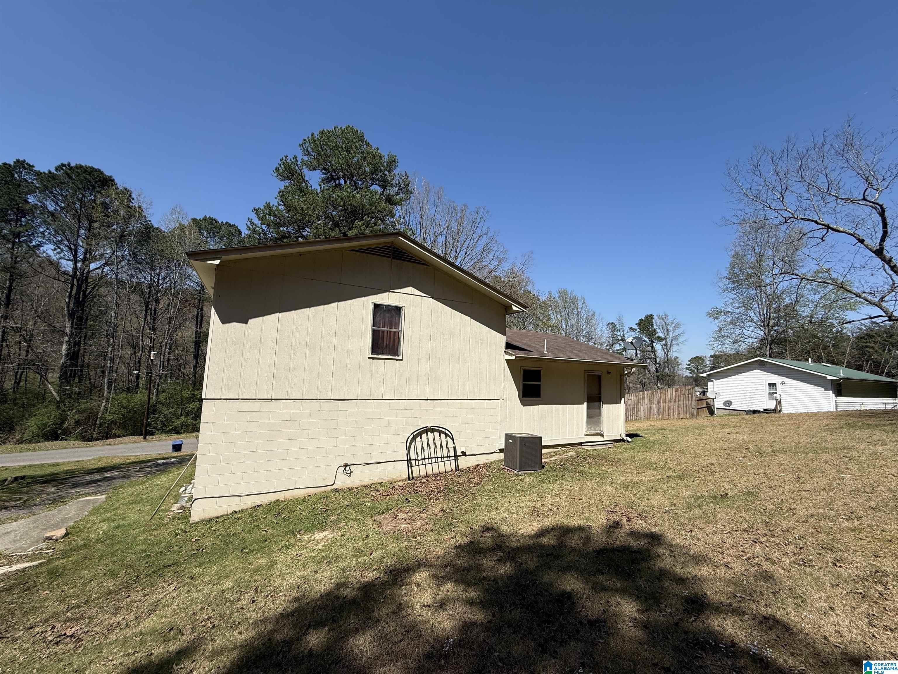 1890 Champion Road Oneonta, AL 35121 - Photo 5 of 14