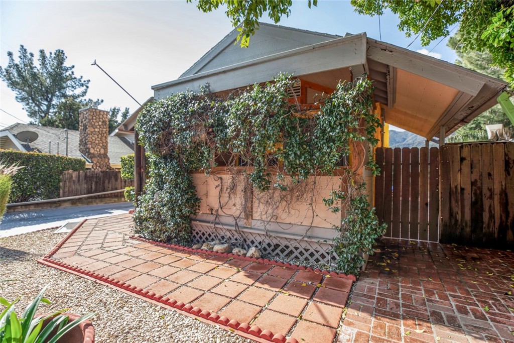 3704 3rd Avenue La Crescenta, CA 91214 - Photo 2 of 22 a view of a backyard with pathway